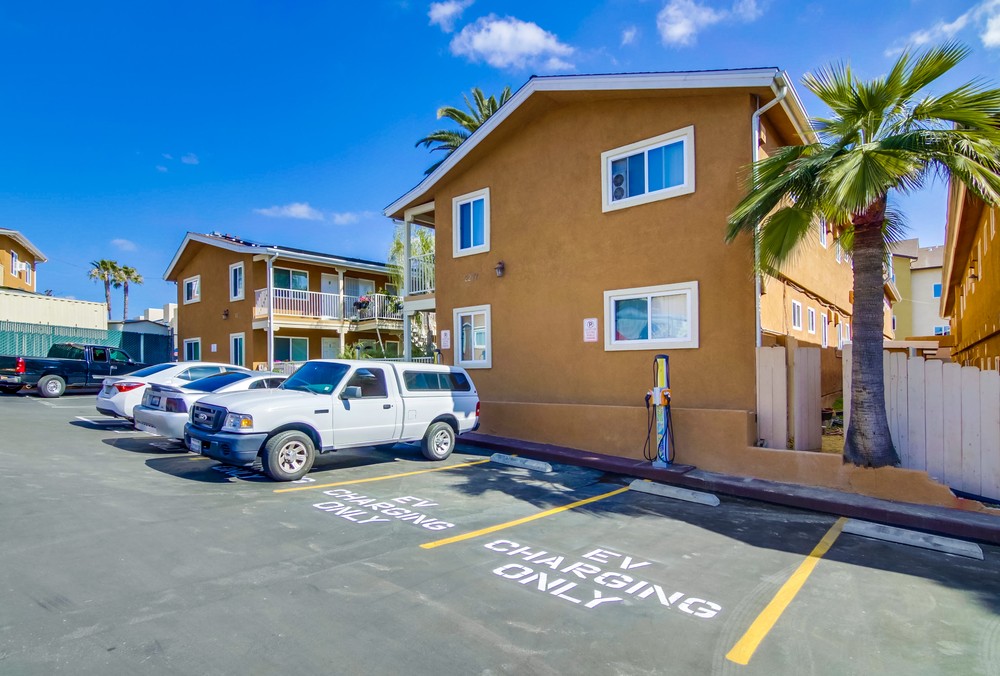 Virtual tour photo 19 of 37 for 2249 Ulric St