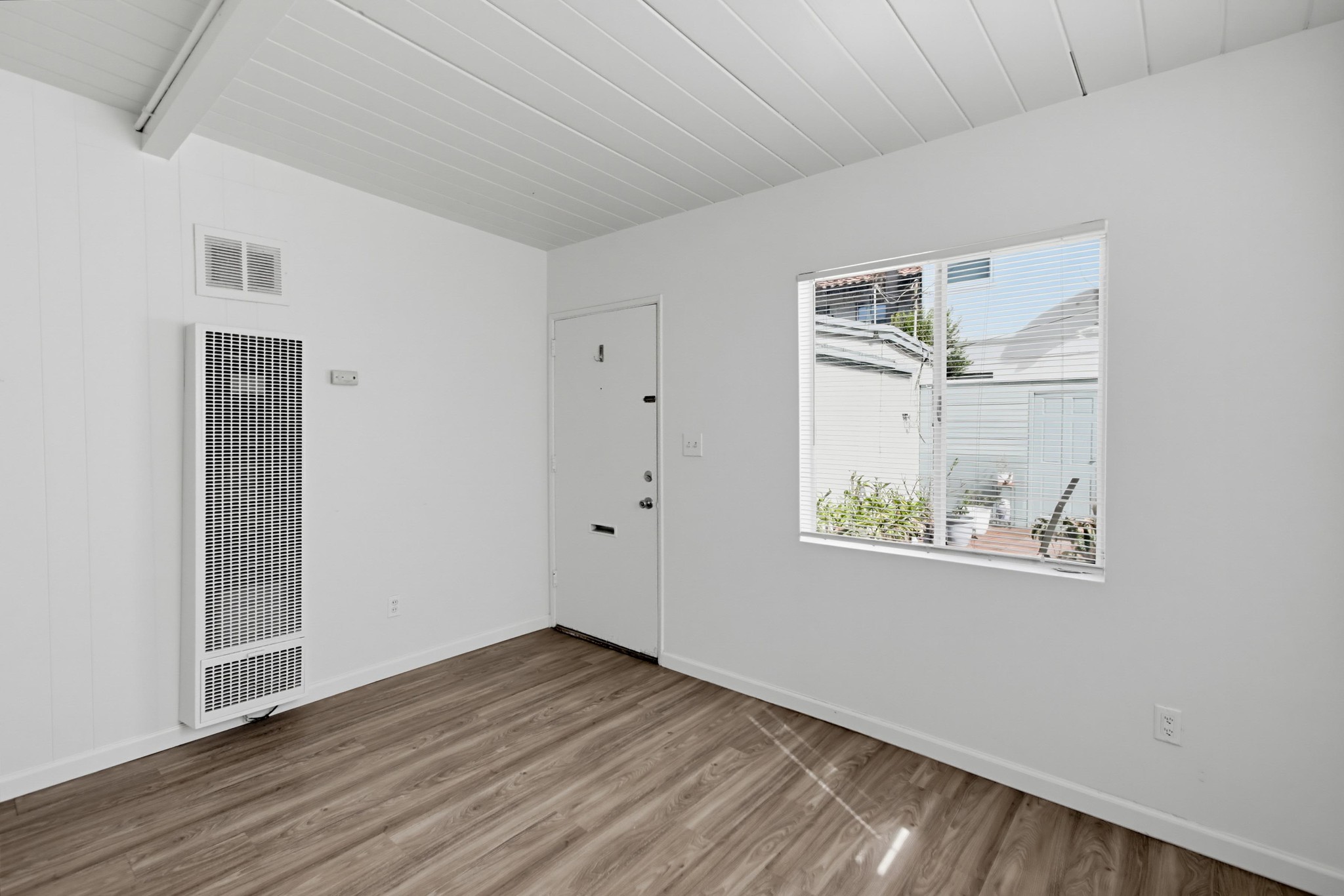 Virtual tour photo 12 of 30 for 225 D Ave