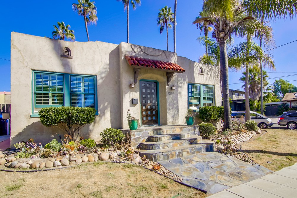 Virtual tour photo 4 of 55 for 2252 Cliff St