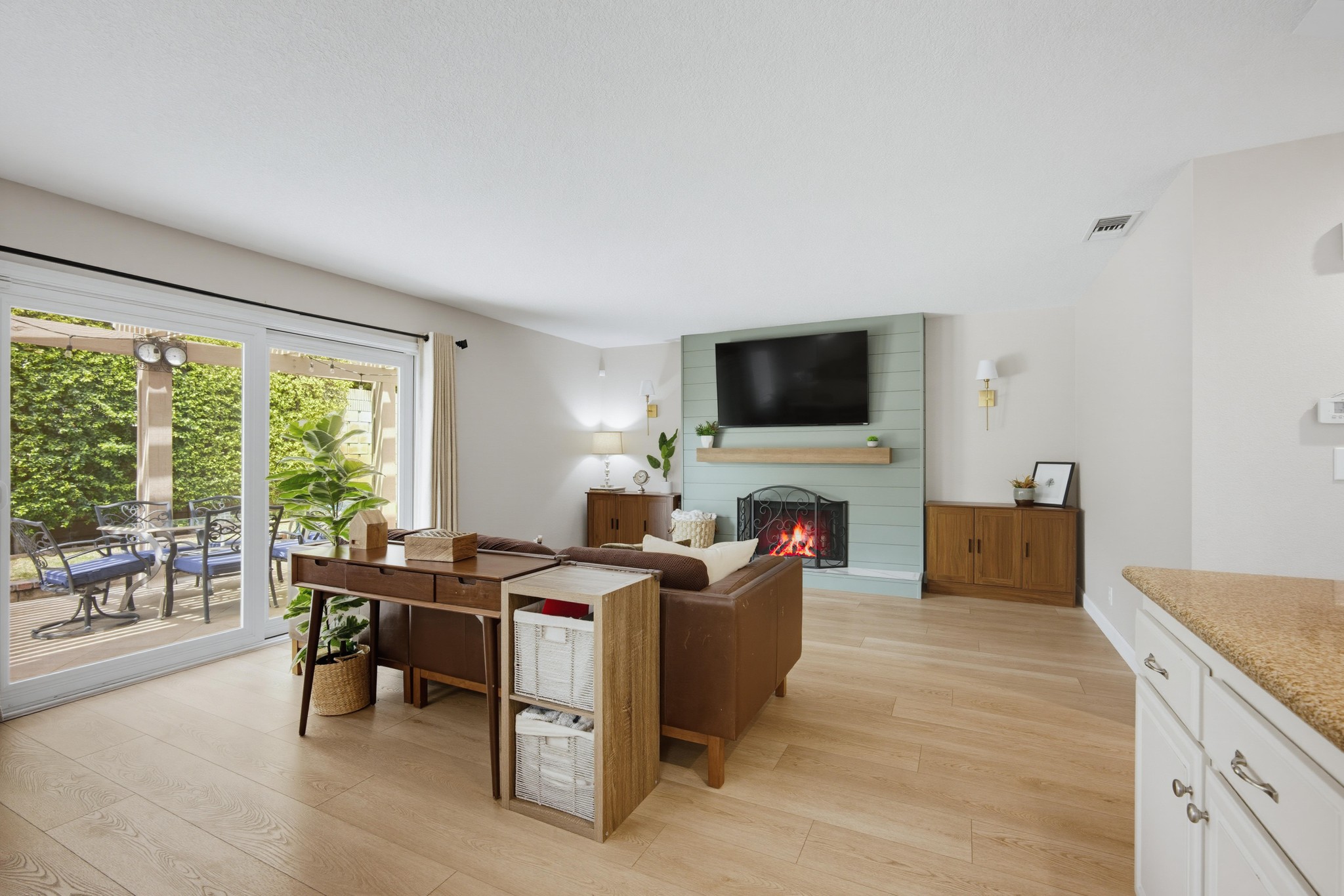 Virtual tour photo 20 of 67 for 2253 Jasmine Ave