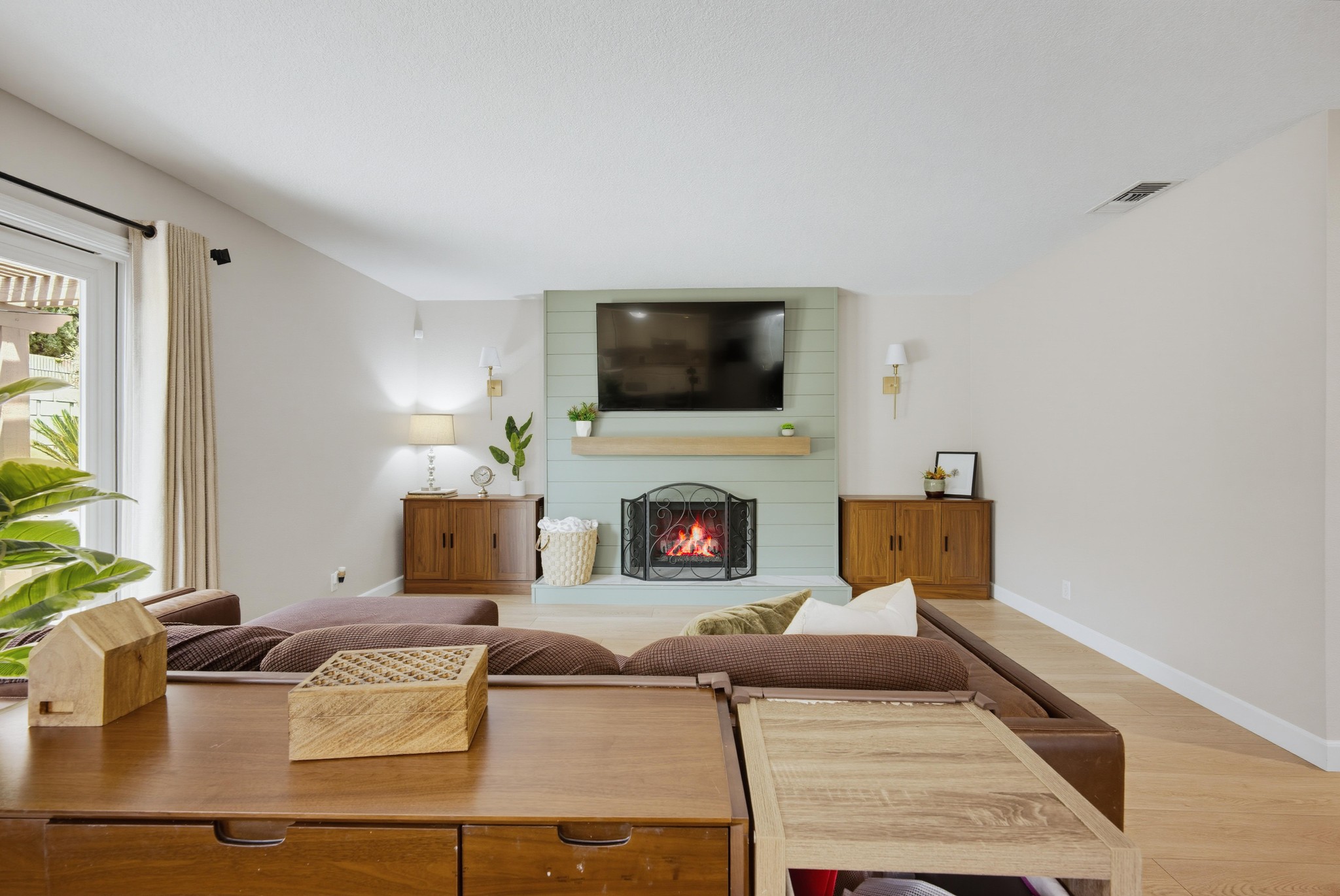 Virtual tour photo 21 of 67 for 2253 Jasmine Ave