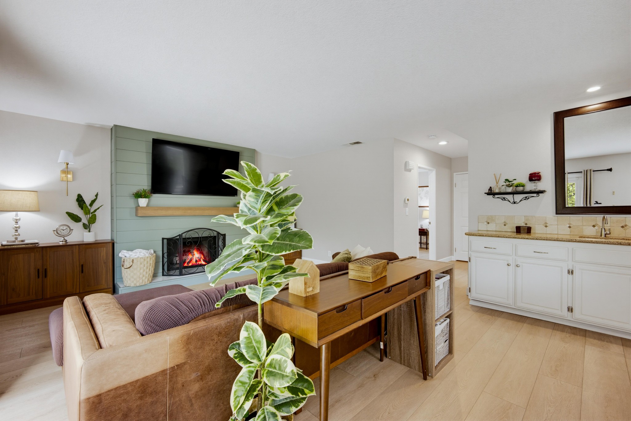 Virtual tour photo 22 of 67 for 2253 Jasmine Ave