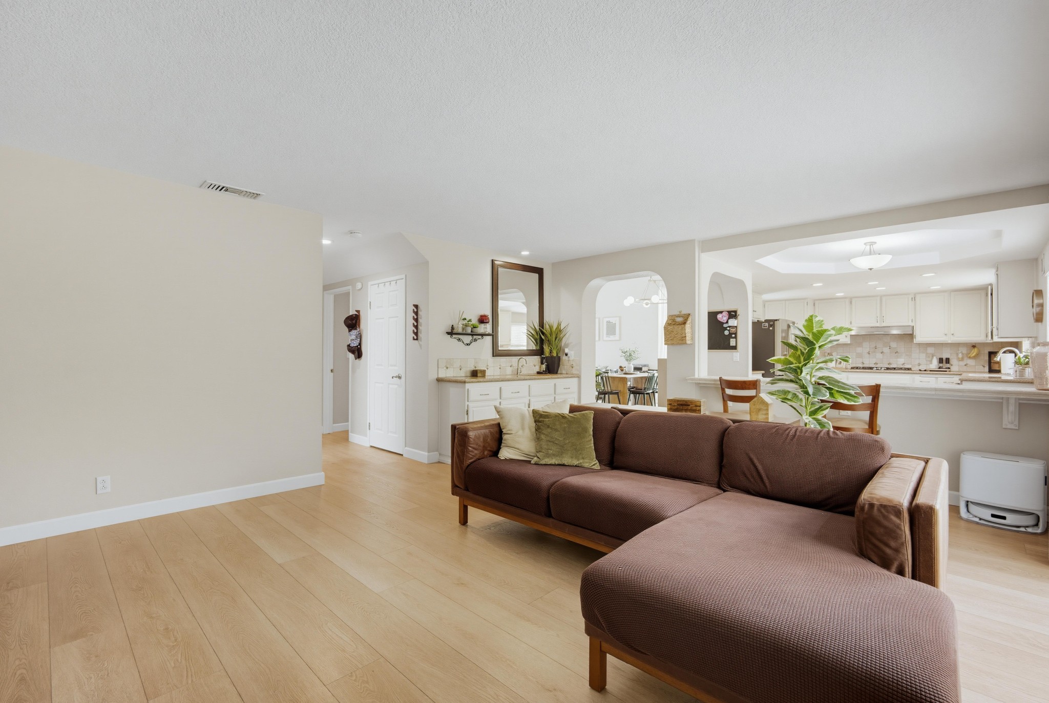 Virtual tour photo 24 of 67 for 2253 Jasmine Ave