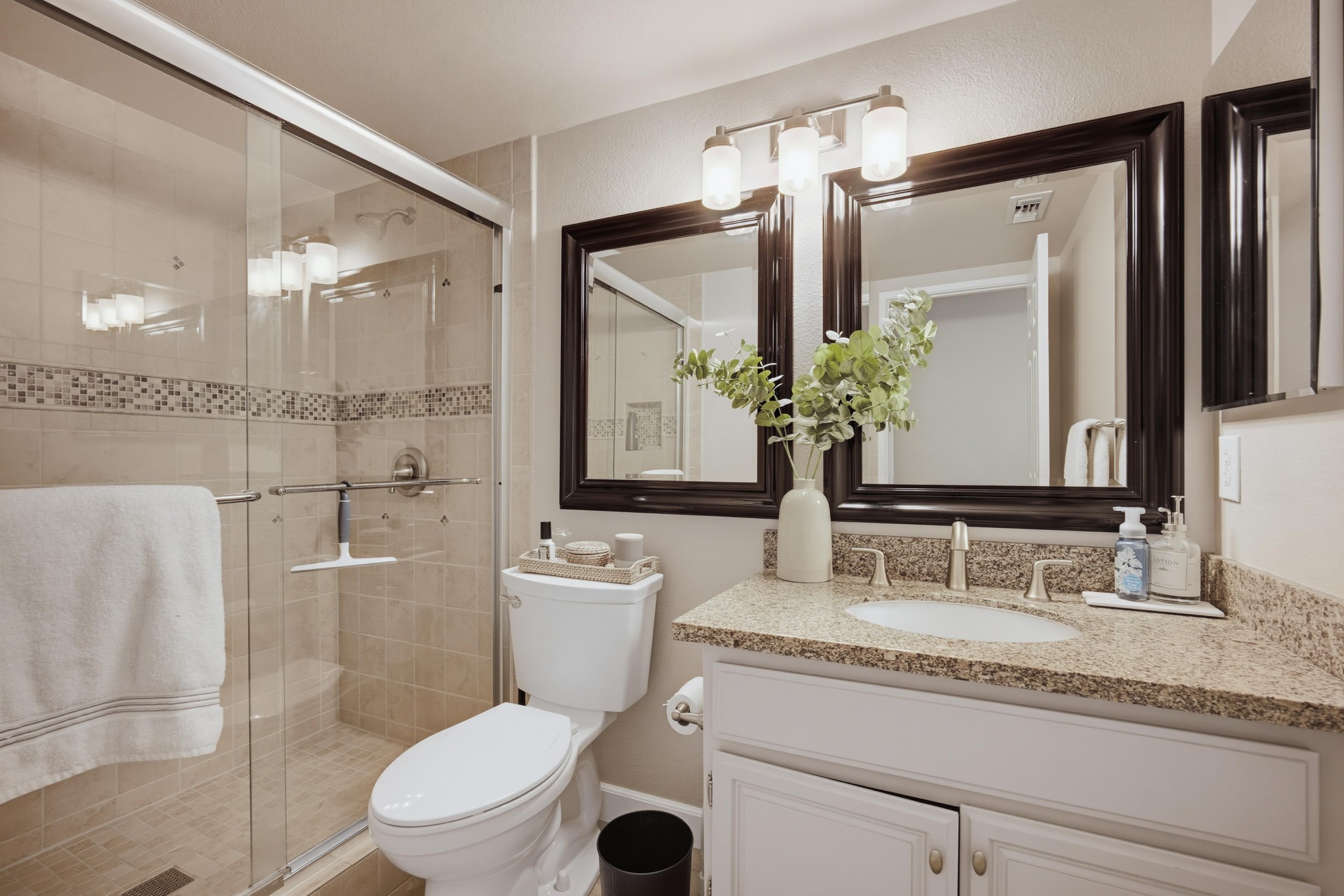 Virtual tour photo 26 of 67 for 2253 Jasmine Ave