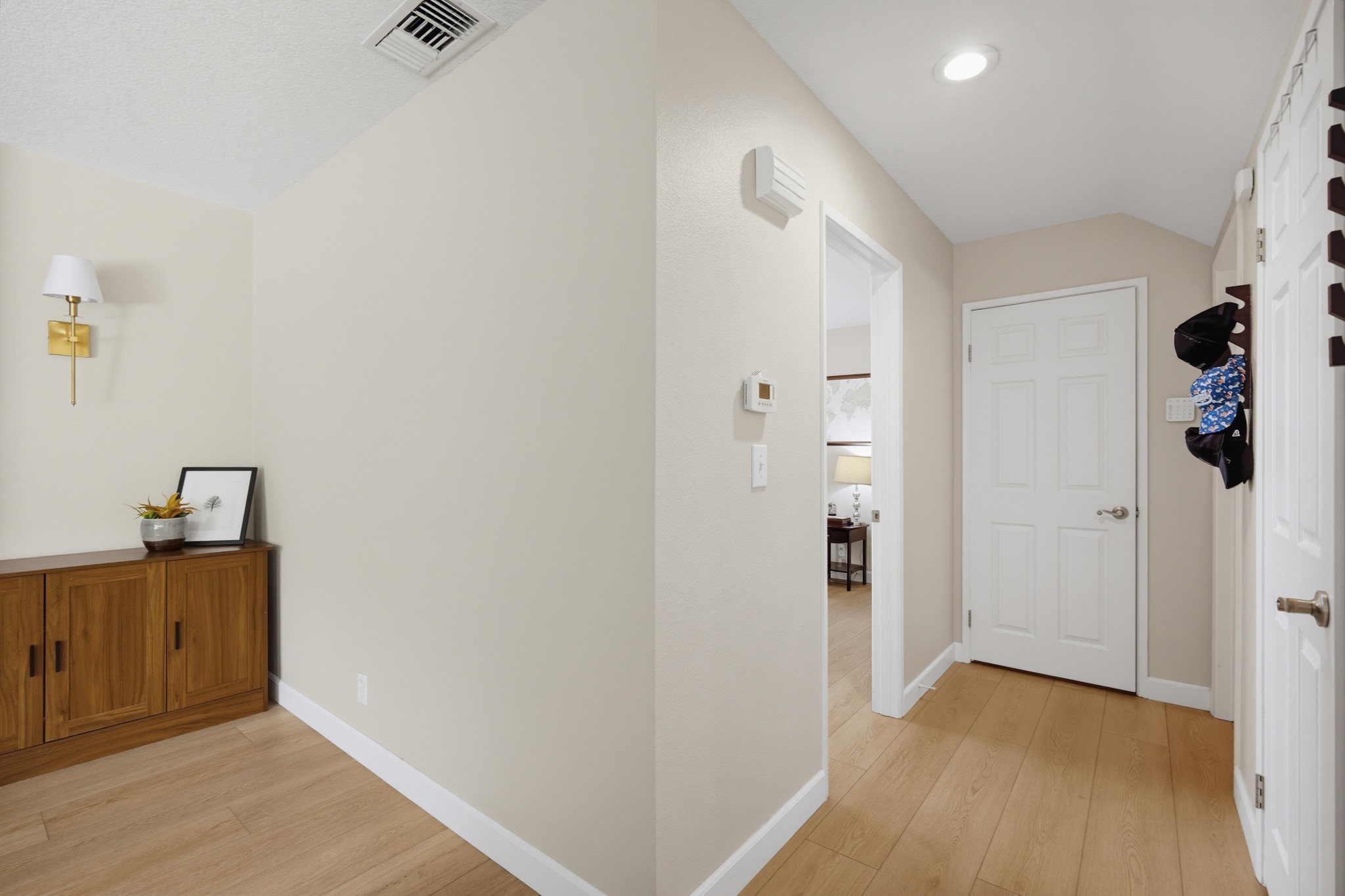 Virtual tour photo 29 of 67 for 2253 Jasmine Ave