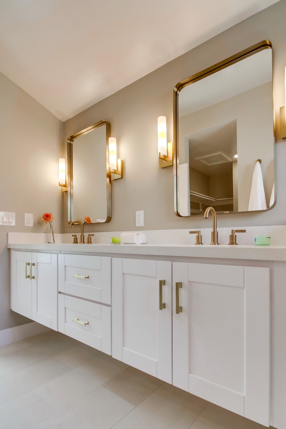 Virtual tour photo 68 of 73 for 2257 Tokalon St
