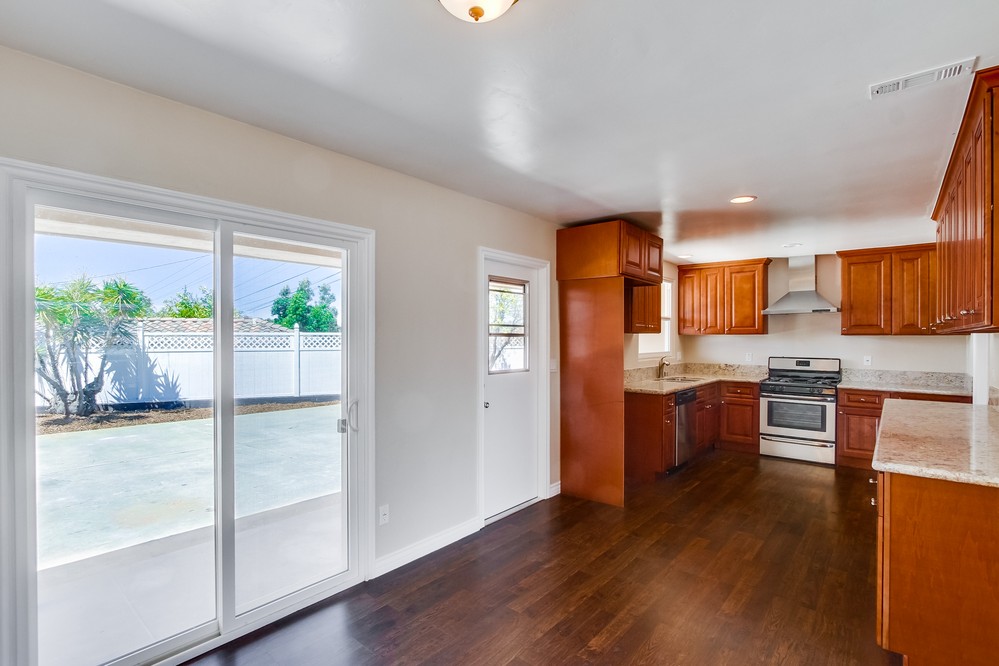 Virtual tour photo 13 of 35 for 2260 Altadena Avenue
