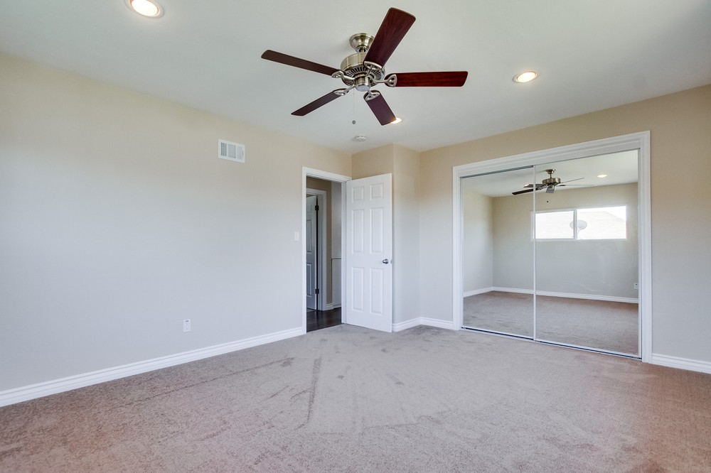 Virtual tour photo 21 of 35 for 2260 Altadena Avenue