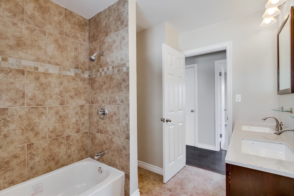 Virtual tour photo 23 of 35 for 2260 Altadena Avenue