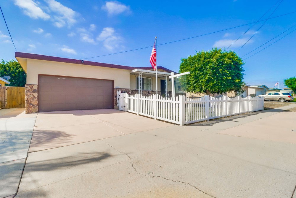 Virtual tour photo 3 of 54 for 2263 Hemlock Ave