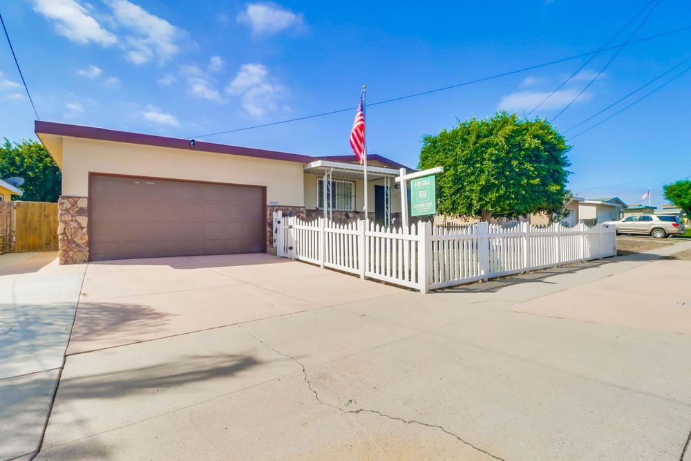Virtual tour photo 4 of 54 for 2263 Hemlock Ave