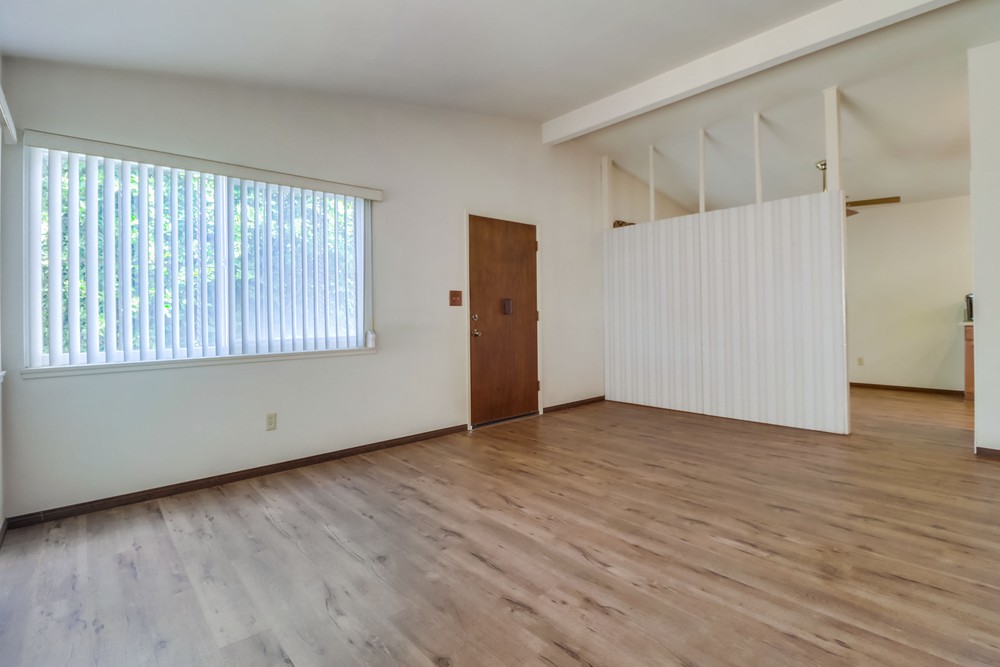 Virtual tour photo 12 of 54 for 2263 Hemlock Ave
