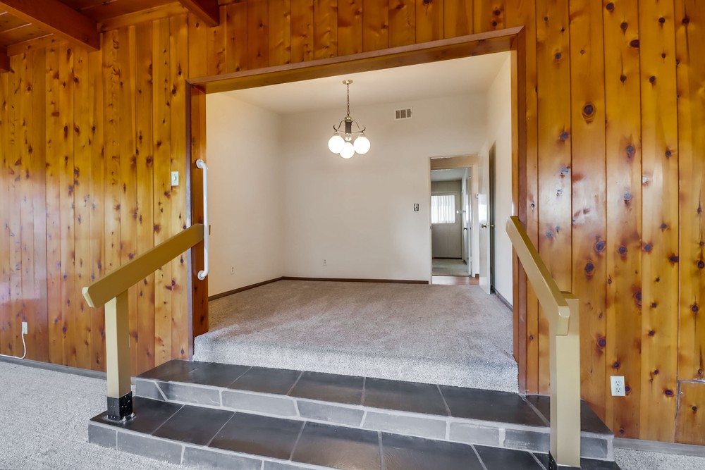 Virtual tour photo 27 of 54 for 2263 Hemlock Ave