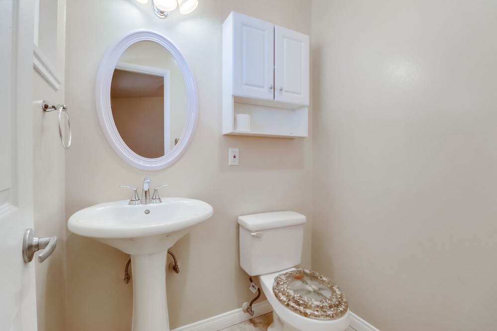 Virtual tour photo 37 of 54 for 2263 Hemlock Ave