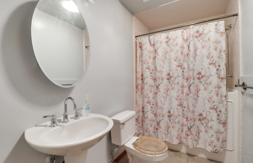 Virtual tour photo 41 of 54 for 2263 Hemlock Ave