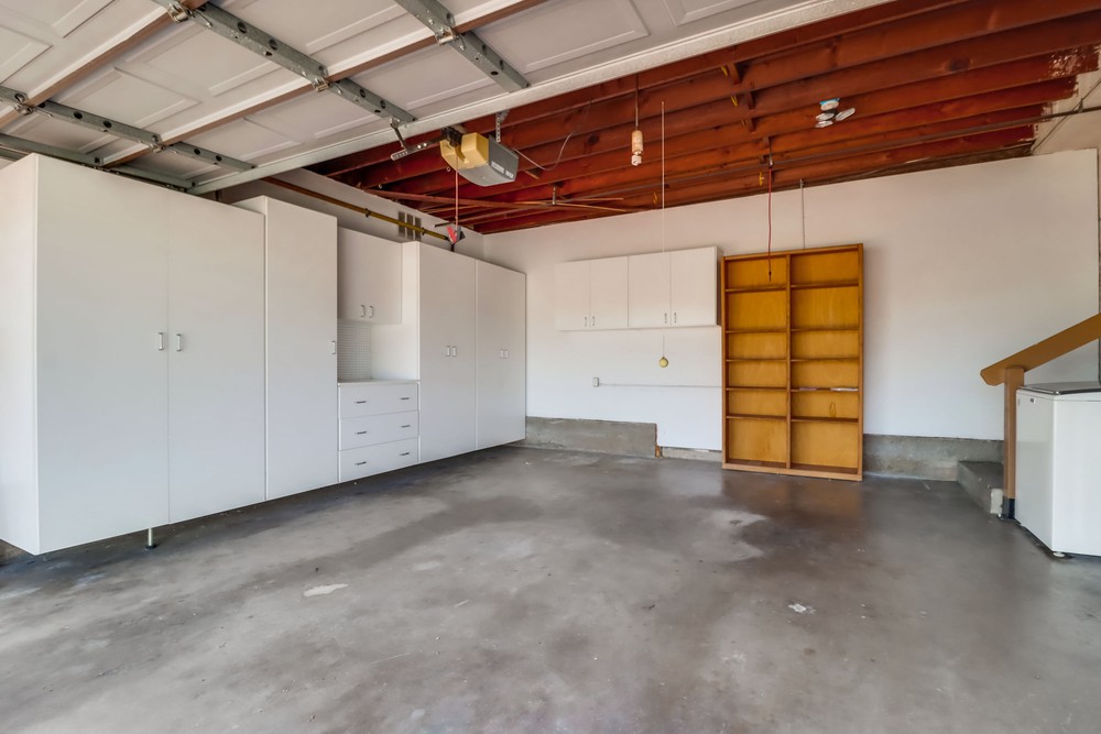 Virtual tour photo 44 of 54 for 2263 Hemlock Ave