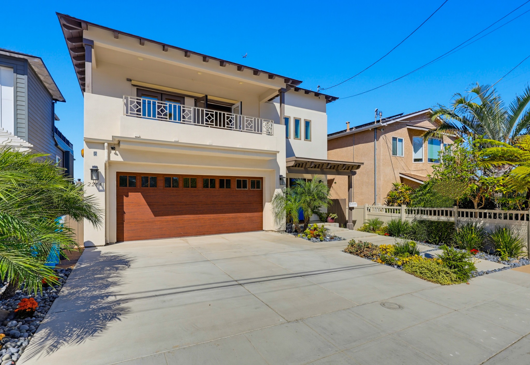 Virtual tour photo 4 of 125 for 2264 Soto St