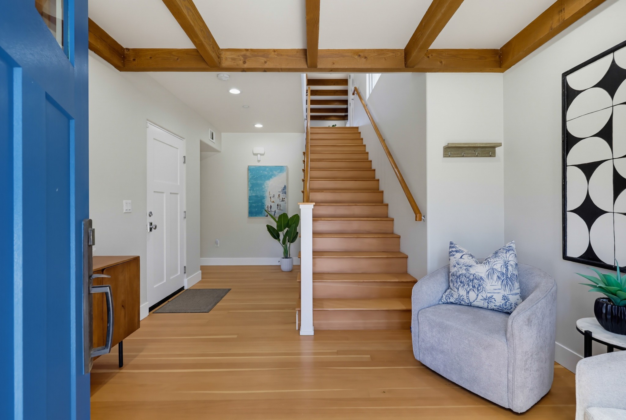Virtual tour photo 7 of 125 for 2264 Soto St