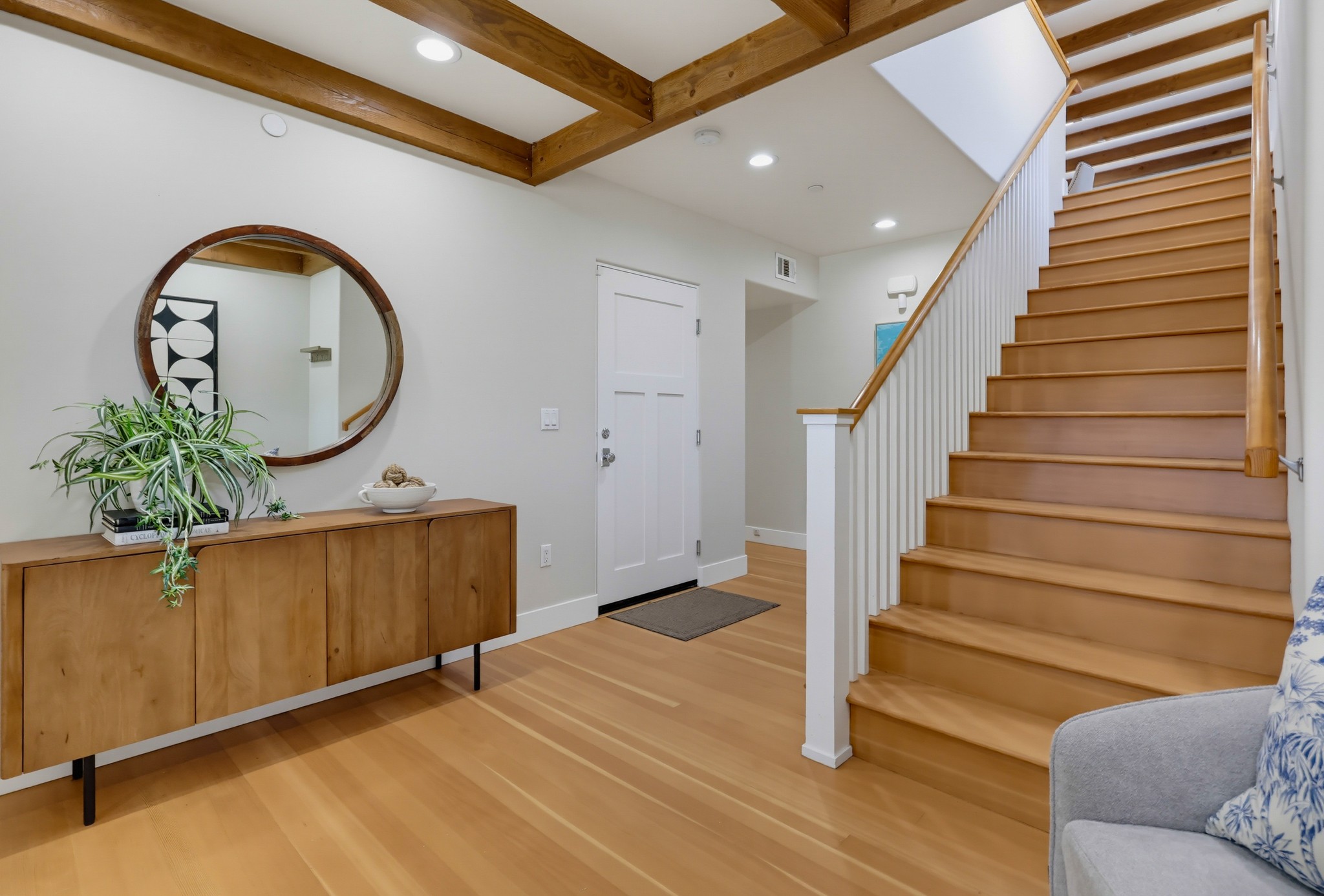 Virtual tour photo 8 of 125 for 2264 Soto St