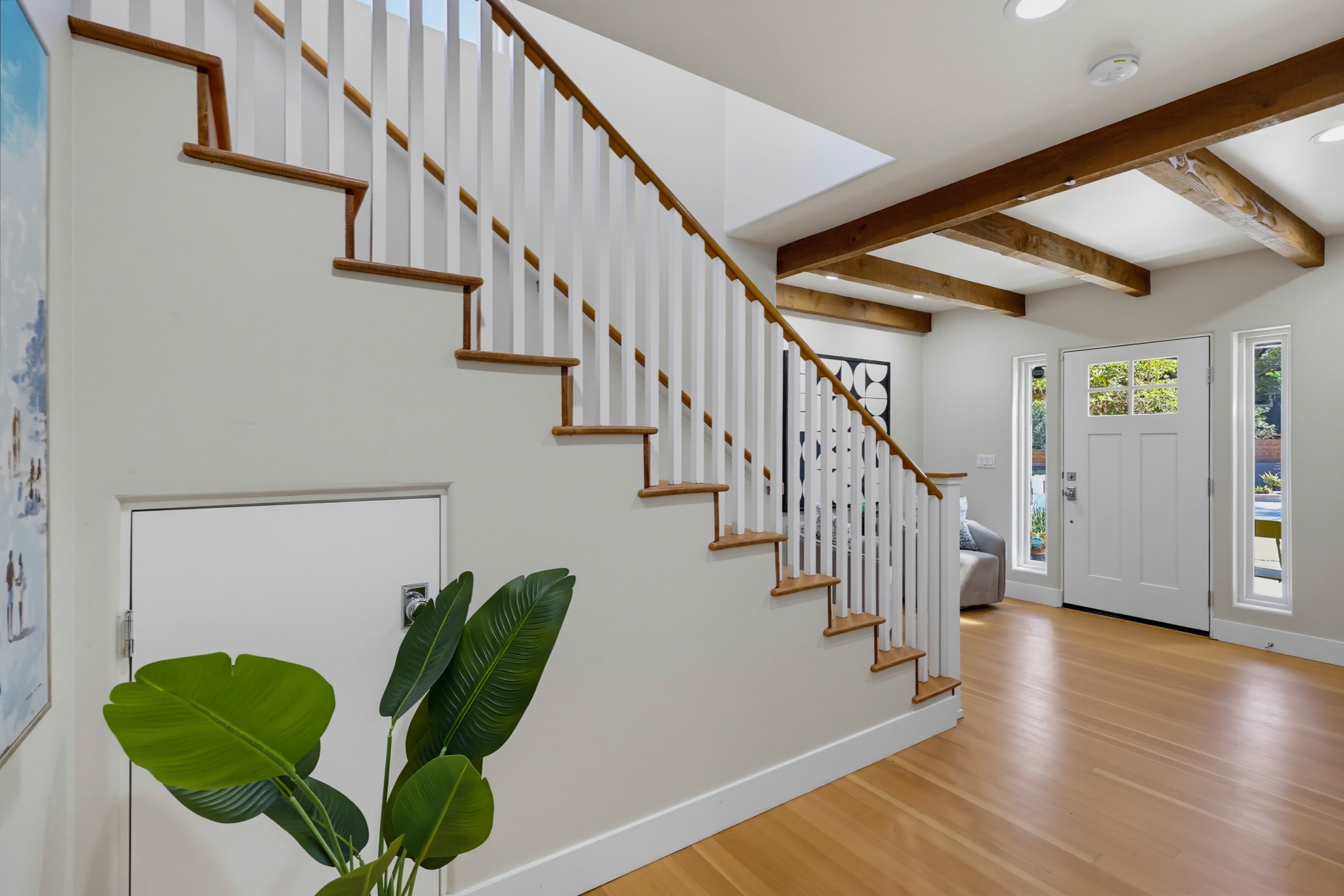 Virtual tour photo 10 of 125 for 2264 Soto St