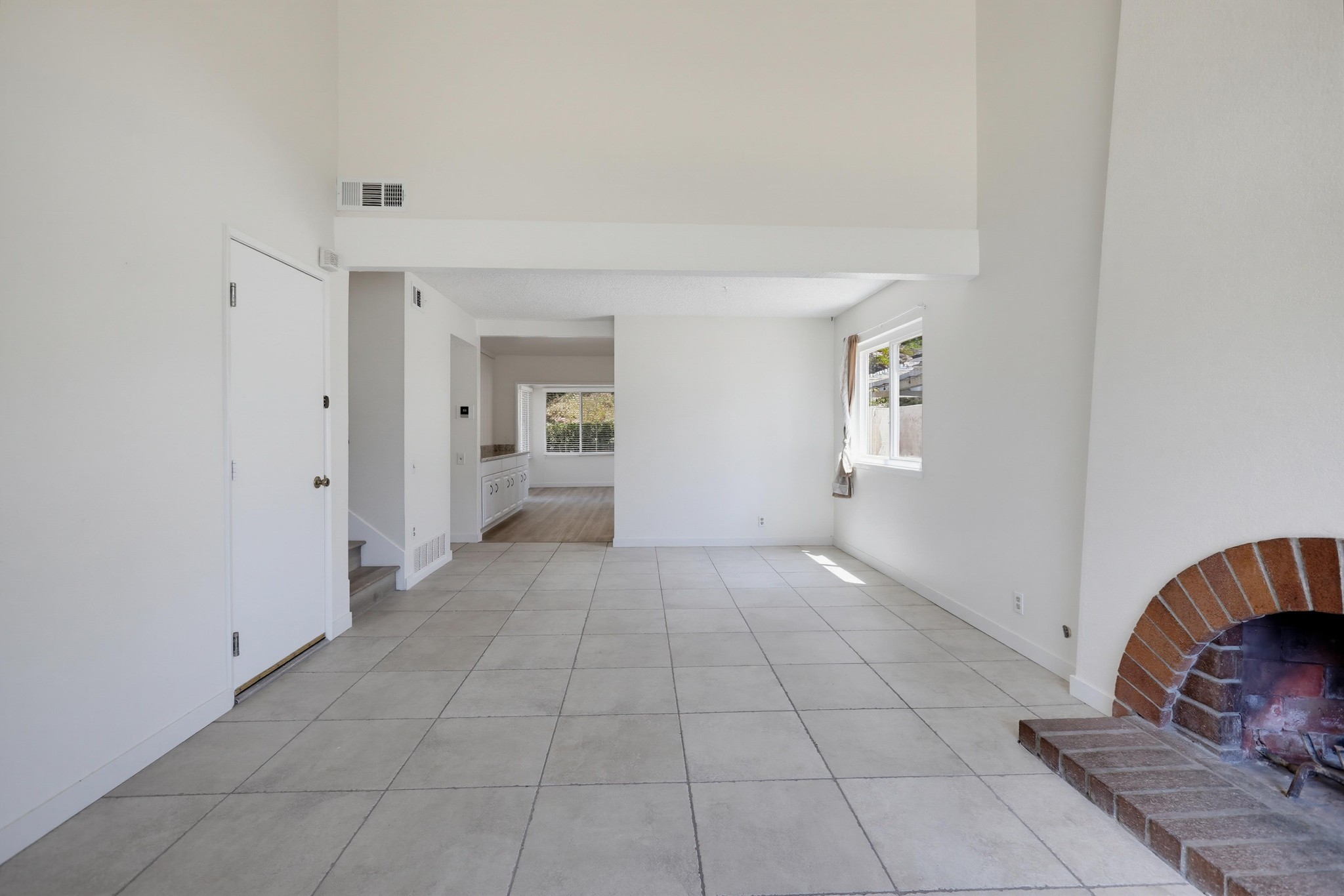 Virtual tour photo 7 of 60 for 22692 Via Santa Maria