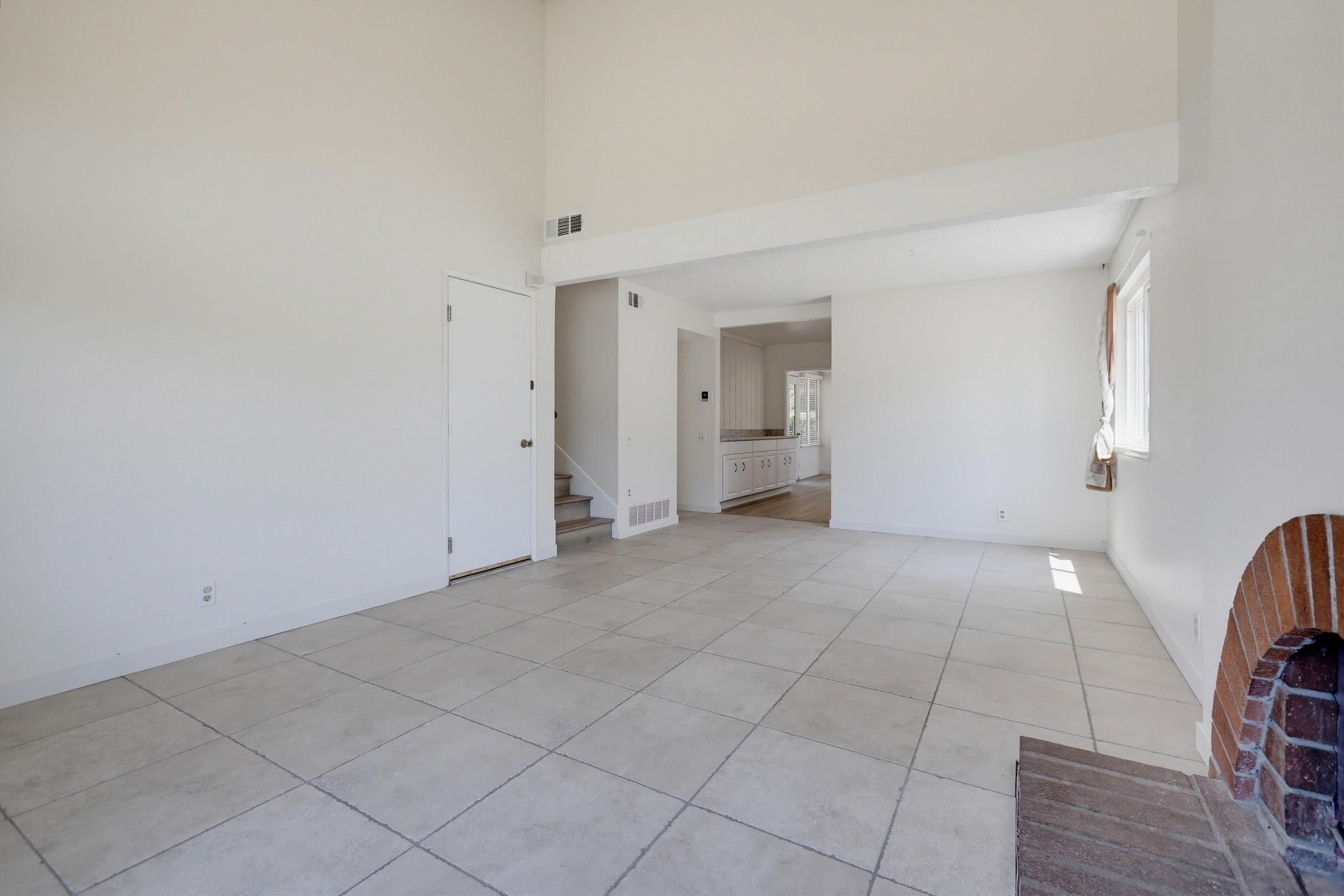 Virtual tour photo 8 of 60 for 22692 Via Santa Maria