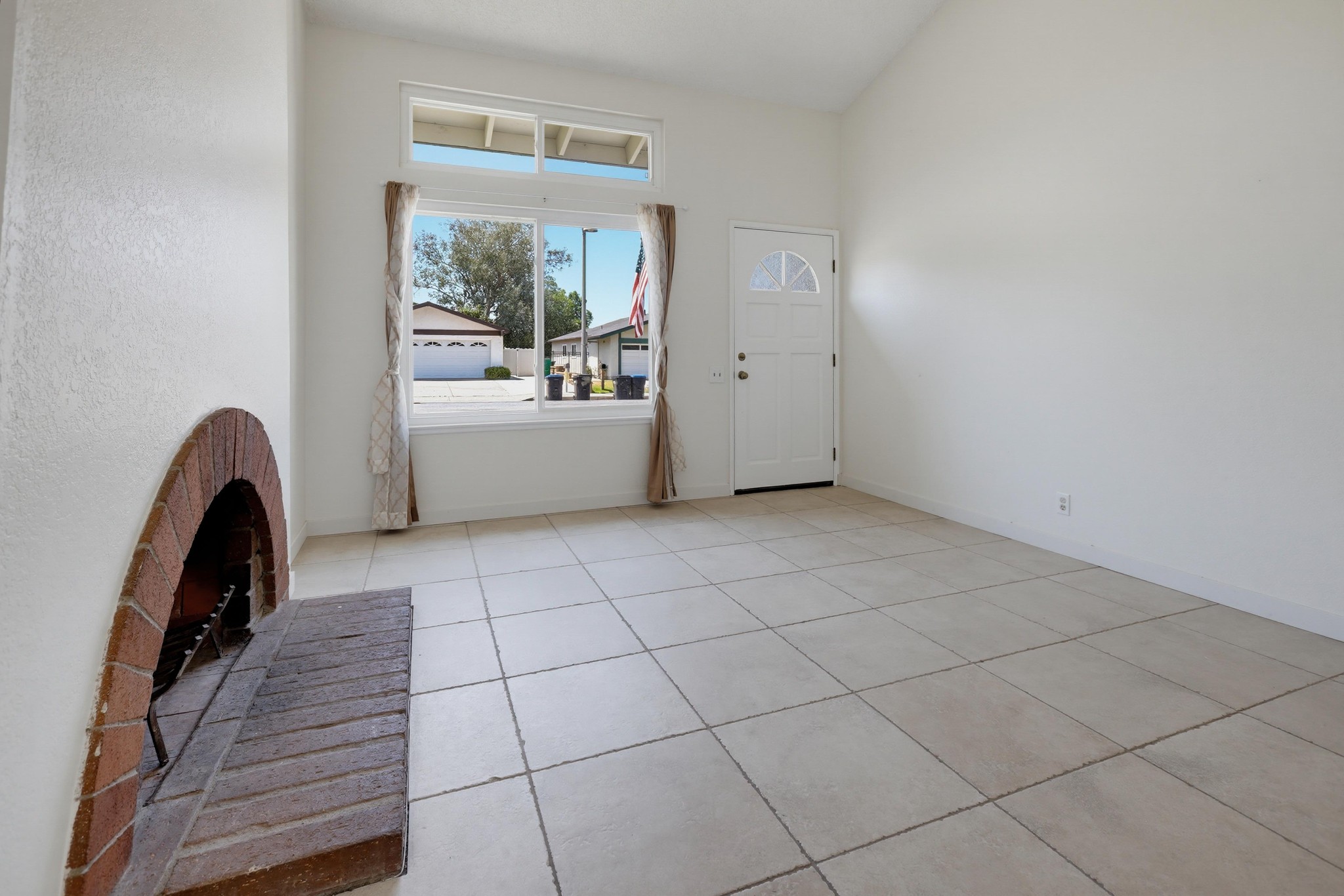 Virtual tour photo 9 of 60 for 22692 Via Santa Maria