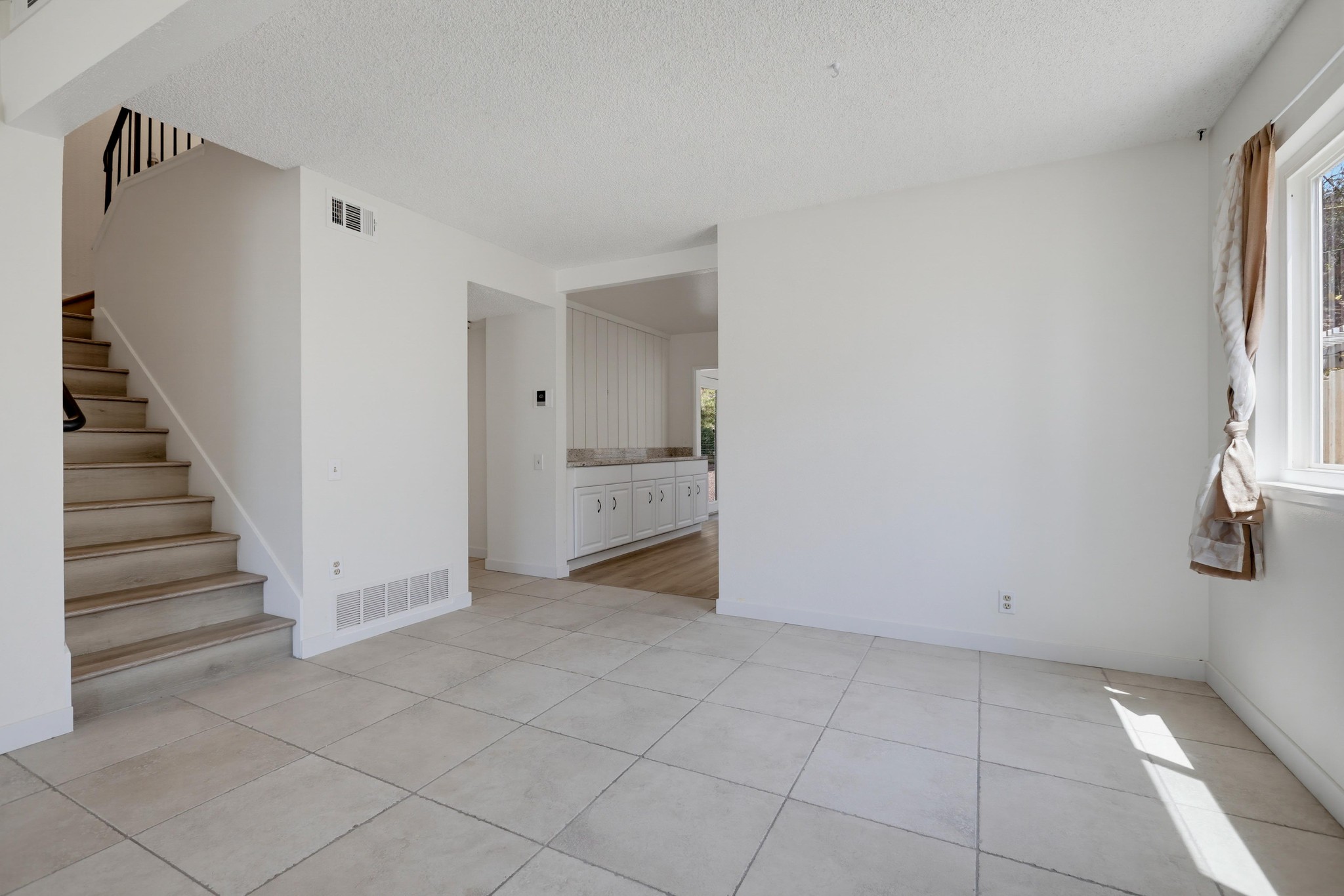 Virtual tour photo 13 of 60 for 22692 Via Santa Maria