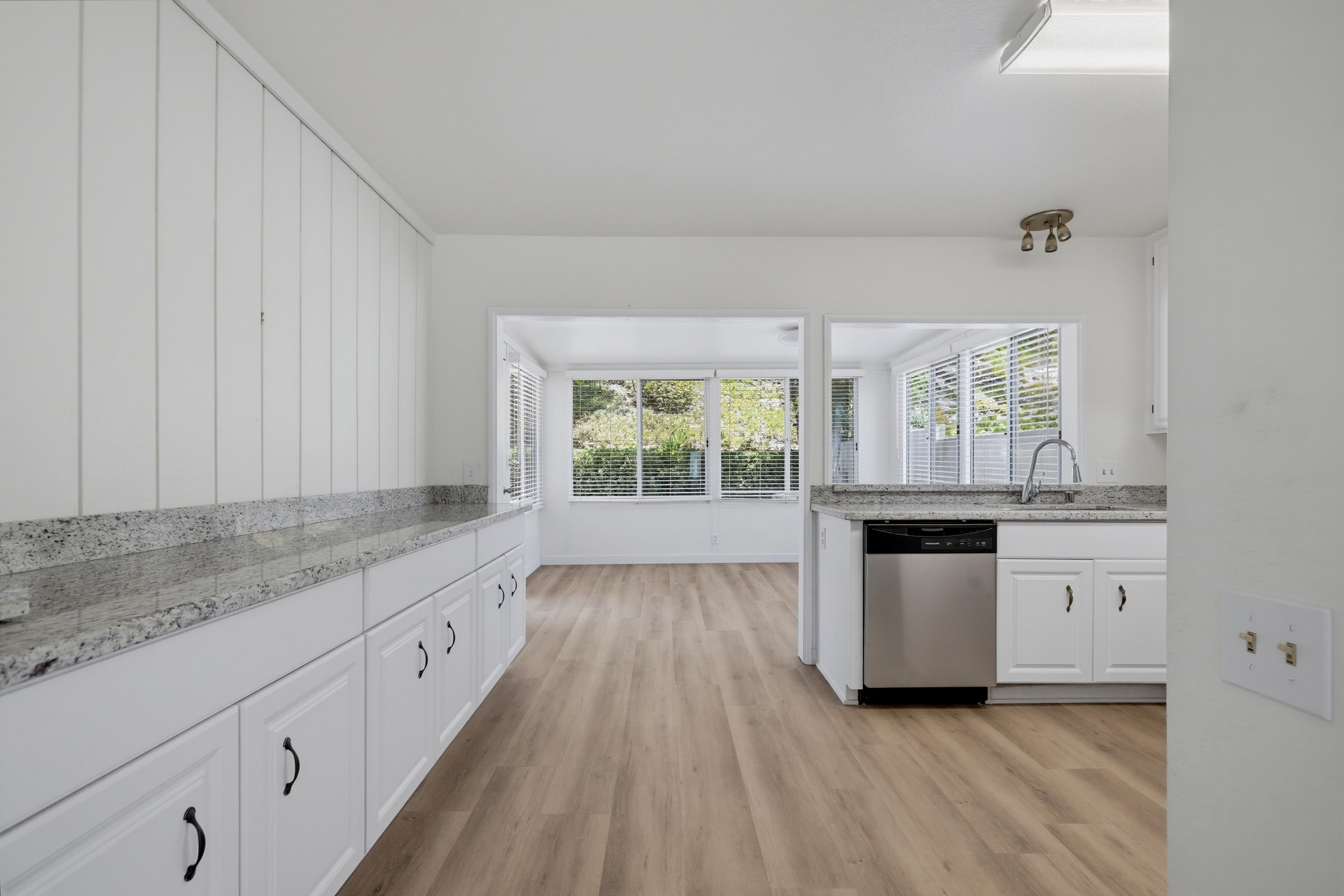 Virtual tour photo 15 of 60 for 22692 Via Santa Maria