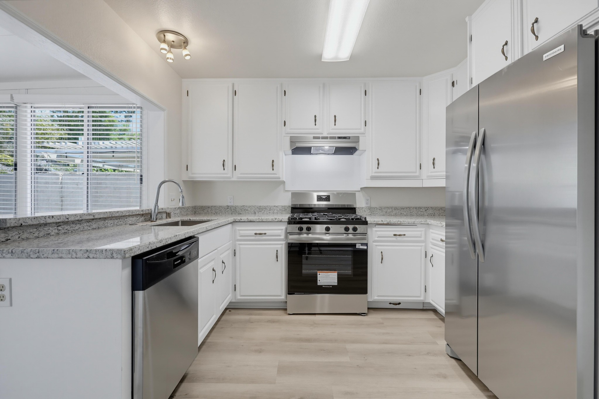 Virtual tour photo 18 of 60 for 22692 Via Santa Maria