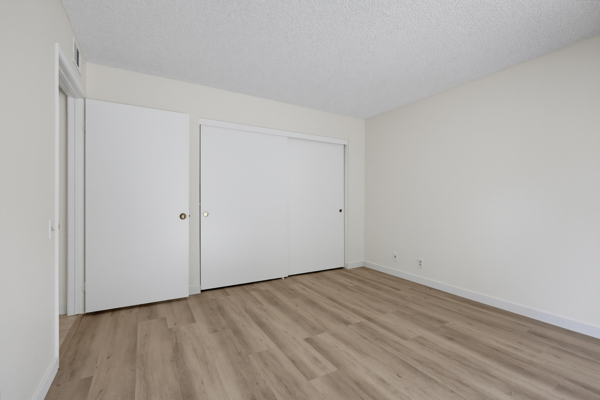 Virtual tour photo 32 of 60 for 22692 Via Santa Maria