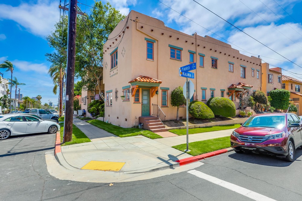 Virtual tour photo 1 of 25 for 227 Kalmia St