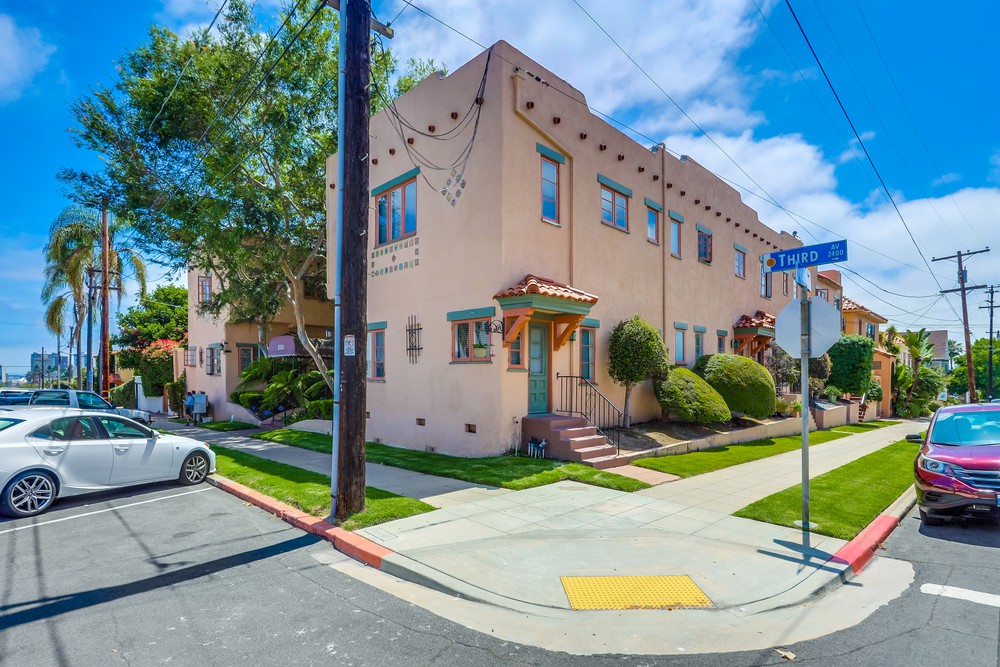 Virtual tour photo 3 of 25 for 227 Kalmia St