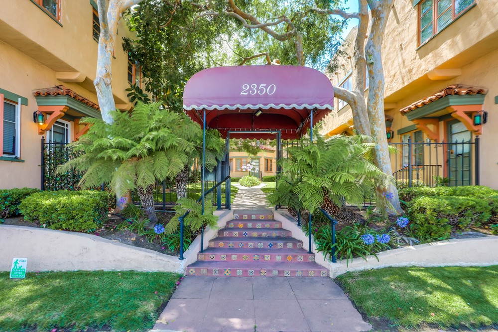 Virtual tour photo 4 of 25 for 227 Kalmia St