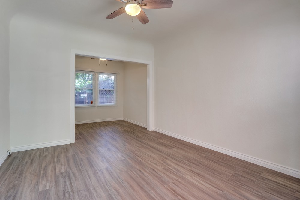 Virtual tour photo 10 of 25 for 227 Kalmia St