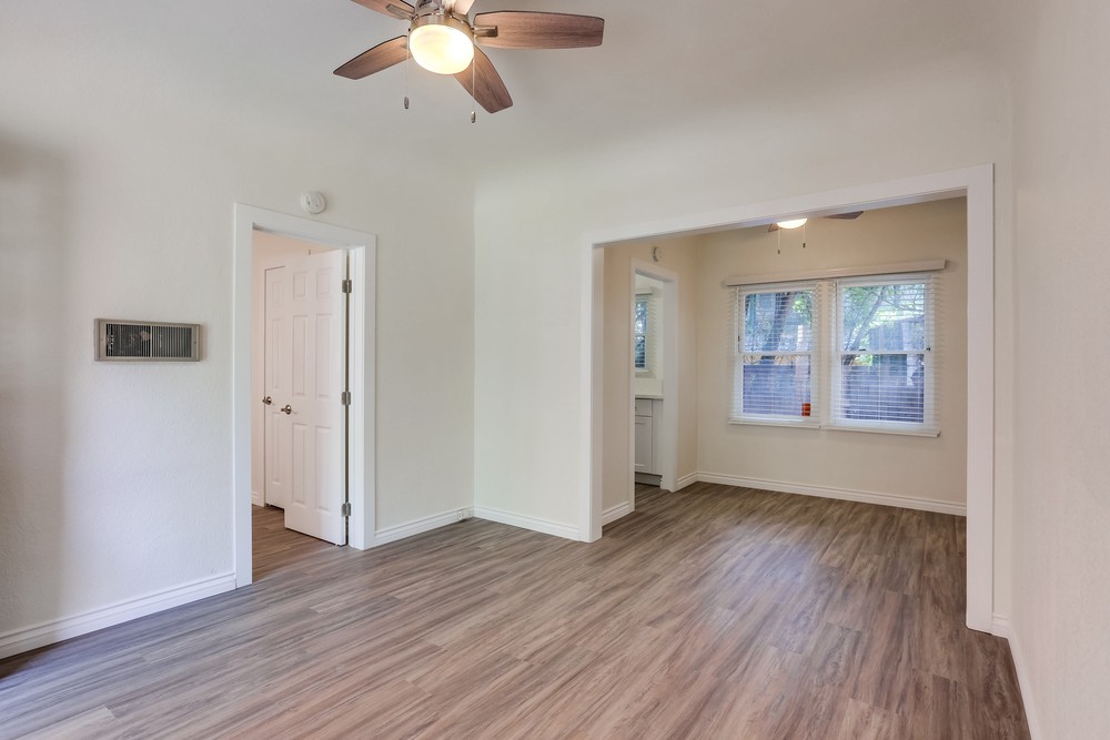 Virtual tour photo 12 of 25 for 227 Kalmia St