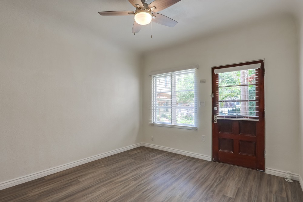 Virtual tour photo 14 of 25 for 227 Kalmia St