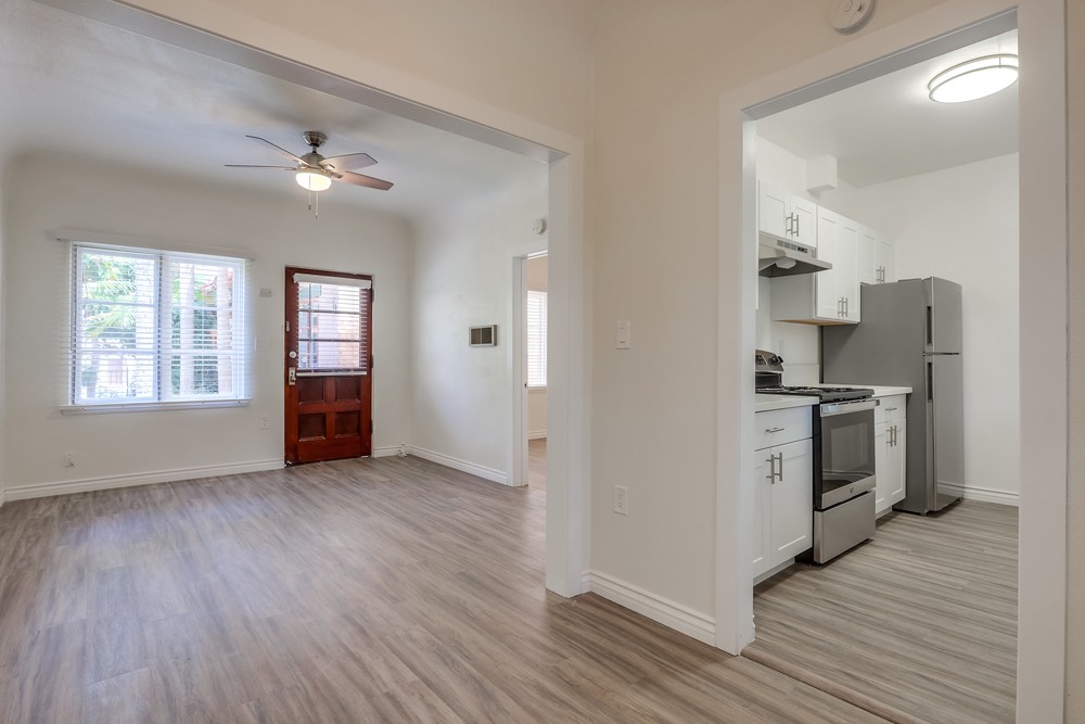 Virtual tour photo 16 of 25 for 227 Kalmia St