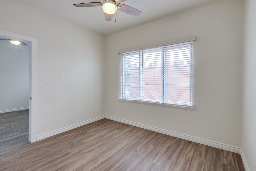 Virtual tour photo 20 of 25 for 227 Kalmia St