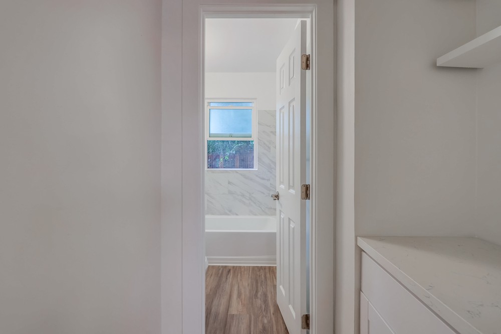Virtual tour photo 24 of 25 for 227 Kalmia St