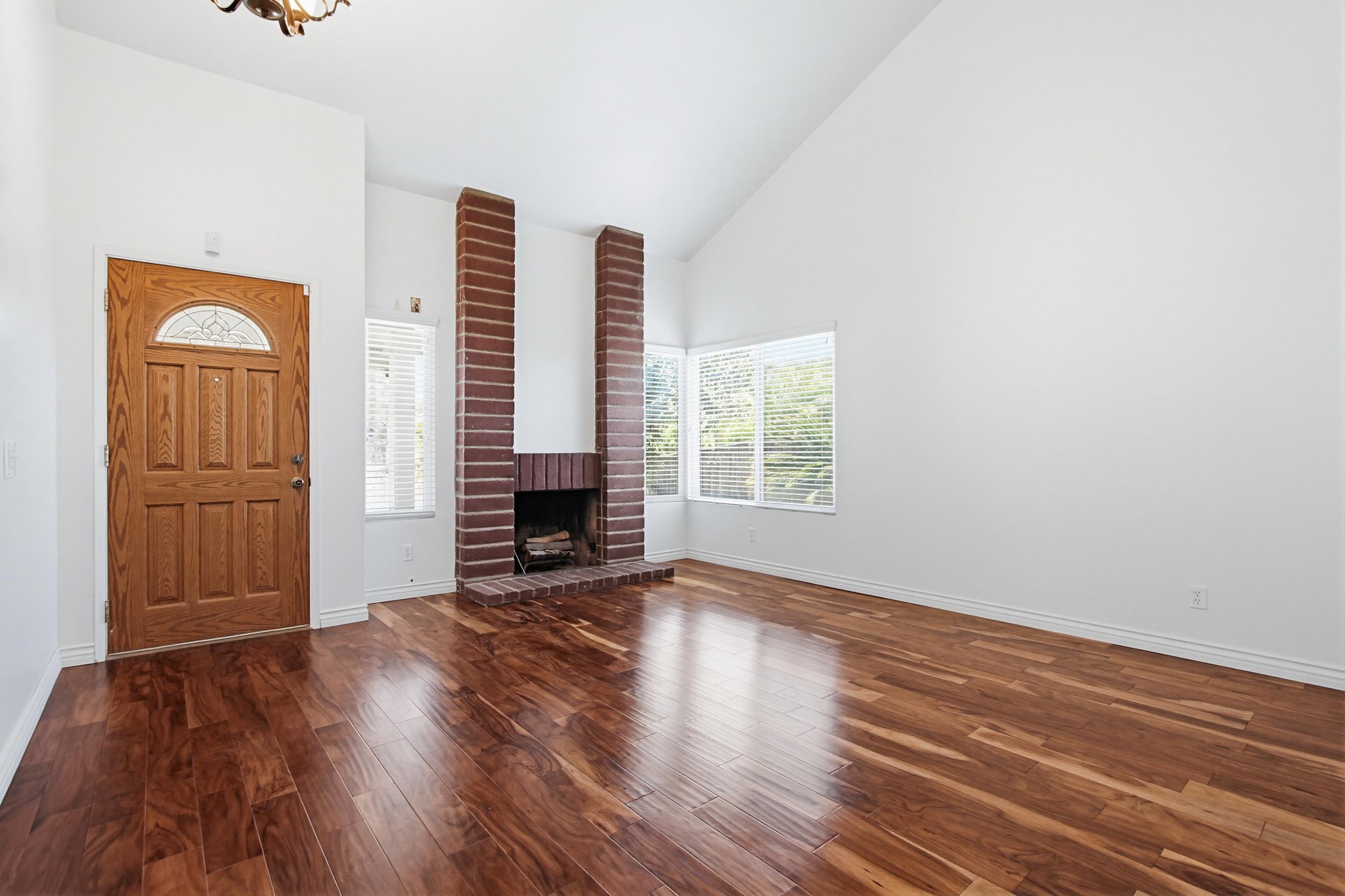 Virtual tour photo 12 of 59 for 227 Skyridge Ln