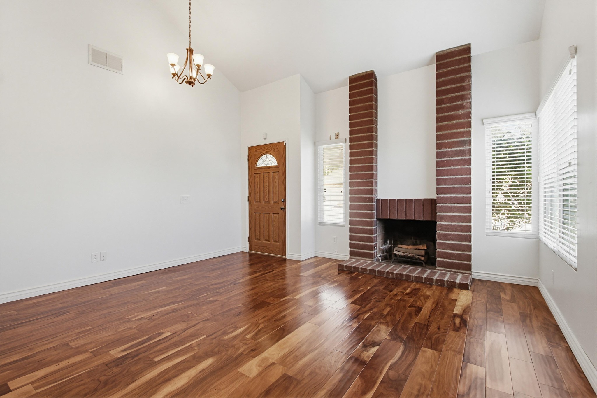 Virtual tour photo 13 of 59 for 227 Skyridge Ln