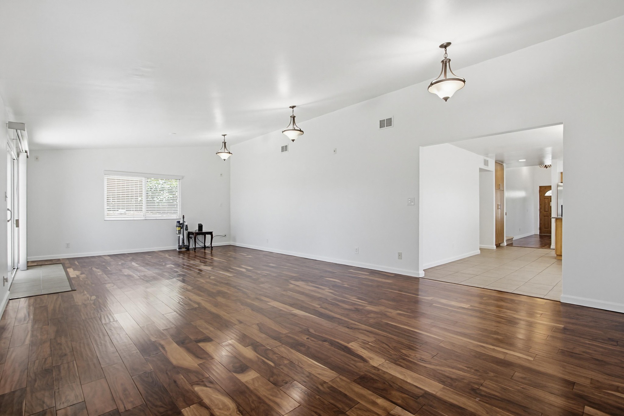 Virtual tour photo 24 of 59 for 227 Skyridge Ln