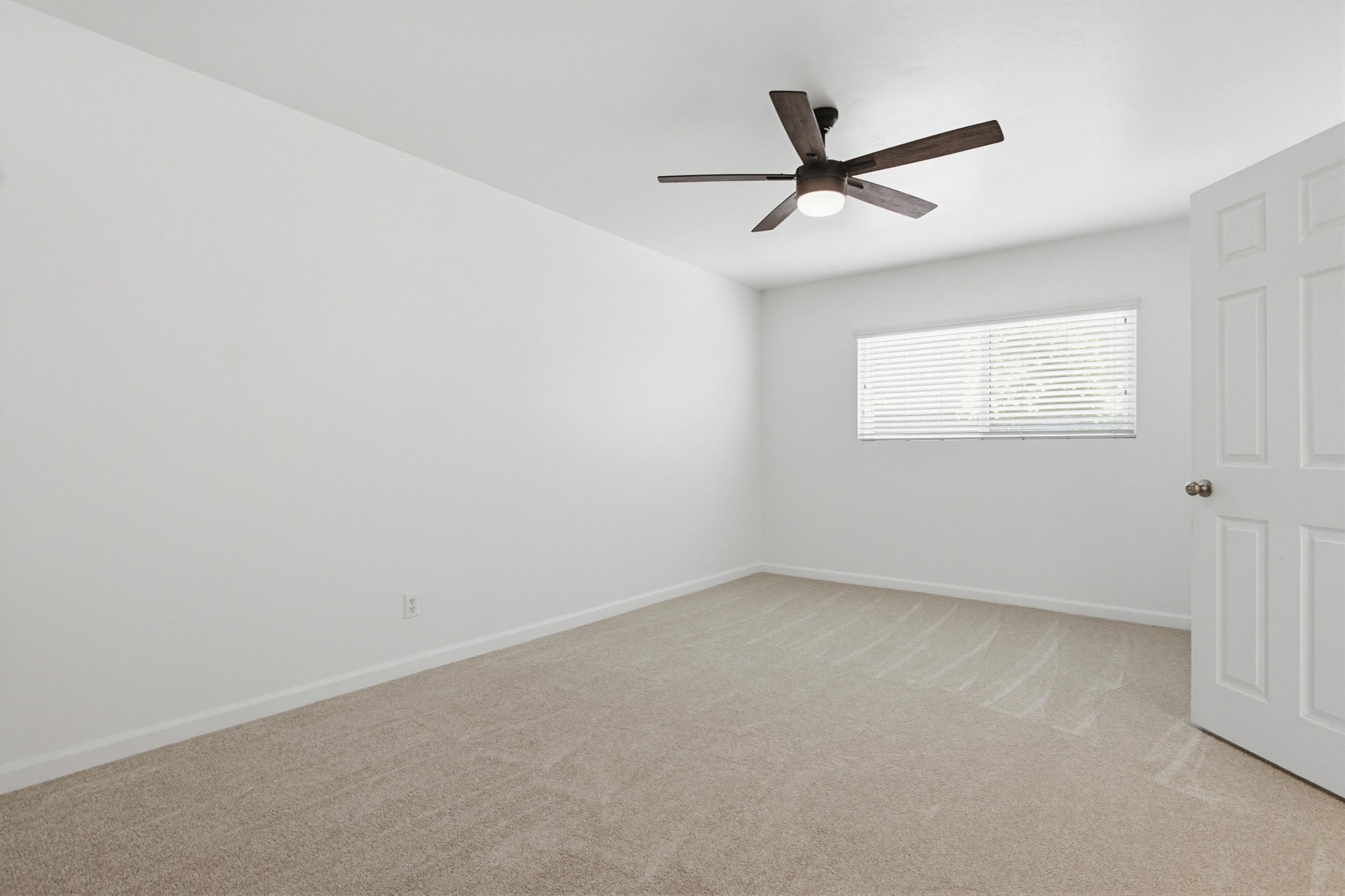 Virtual tour photo 30 of 59 for 227 Skyridge Ln