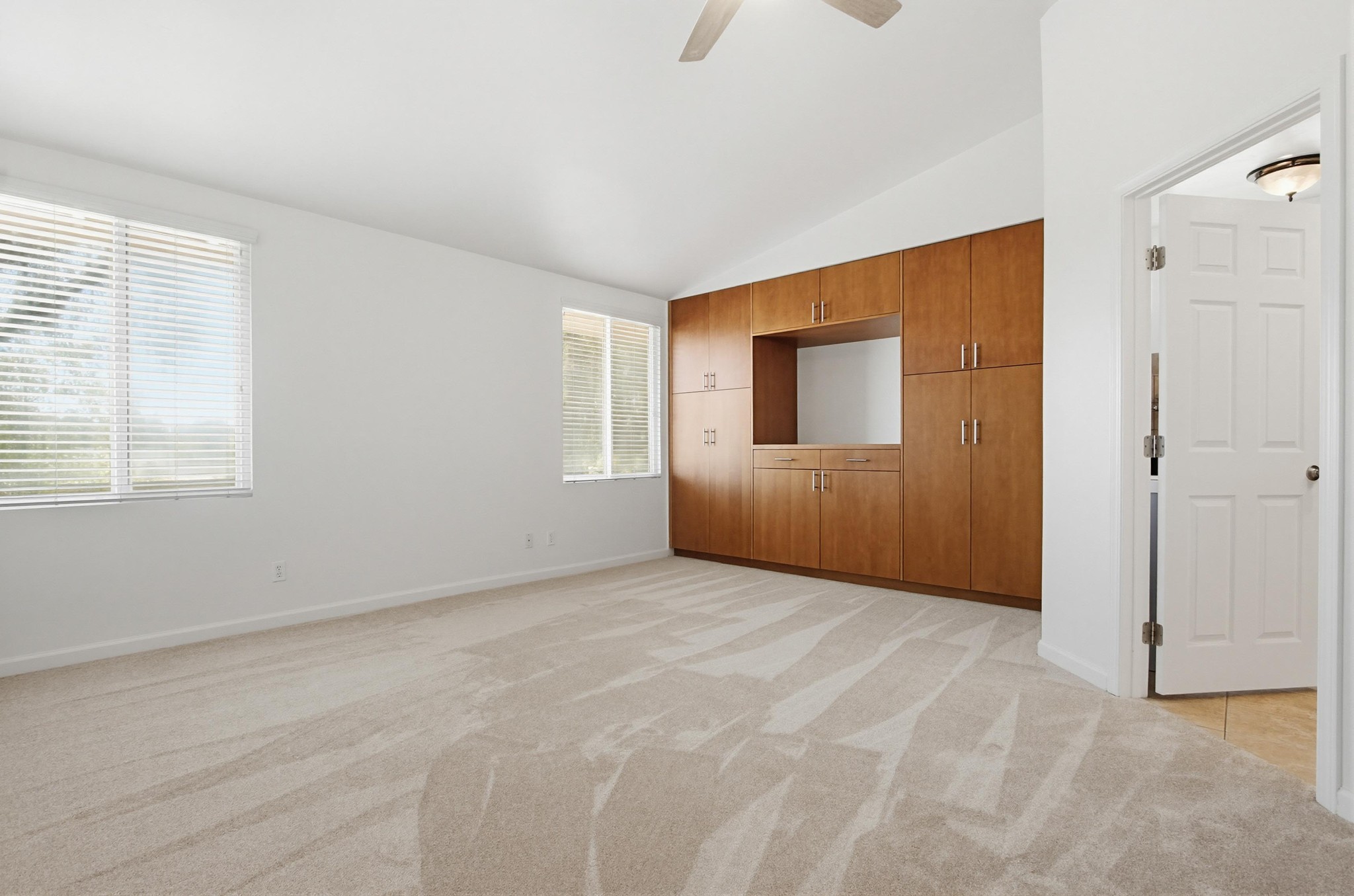 Virtual tour photo 37 of 59 for 227 Skyridge Ln