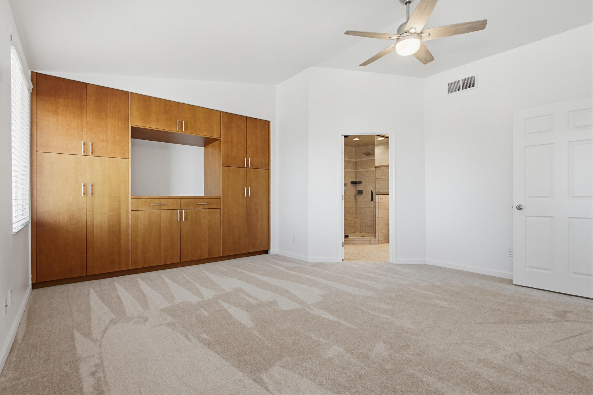 Virtual tour photo 38 of 59 for 227 Skyridge Ln