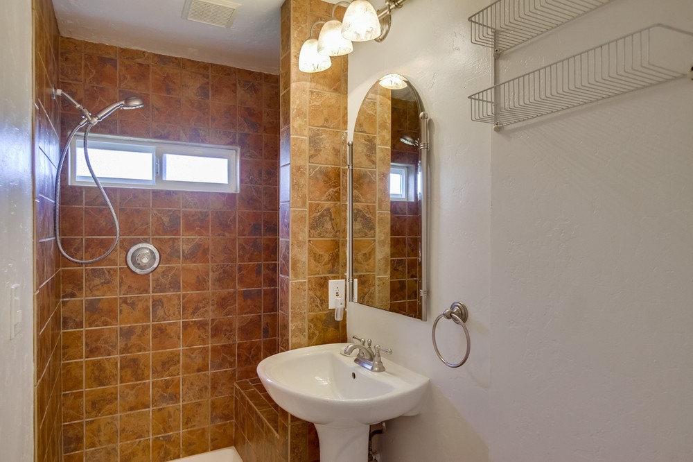 Virtual tour photo 17 of 46 for 2271 Etiwanda Street