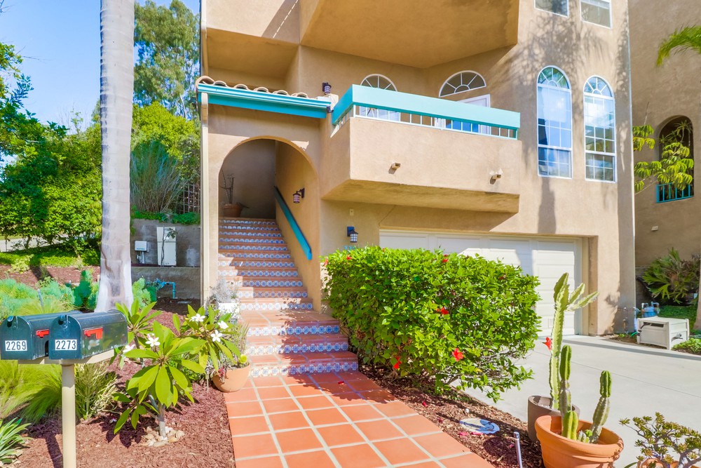 Virtual tour photo 6 of 65 for 2273 Loring St