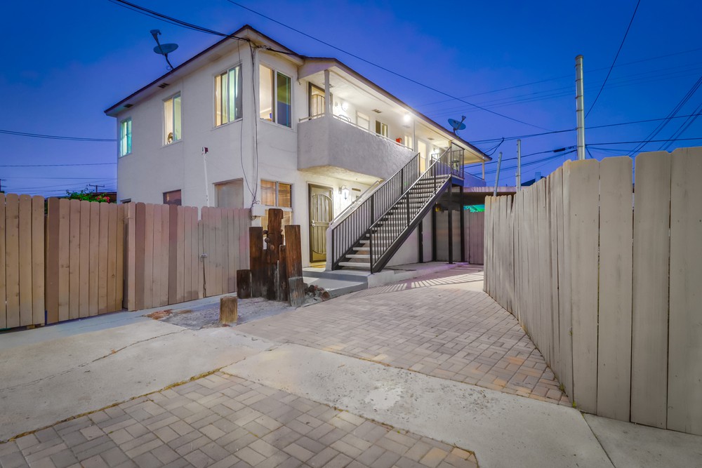 Virtual tour photo 4 of 54 for 2274 Kearney Ave
