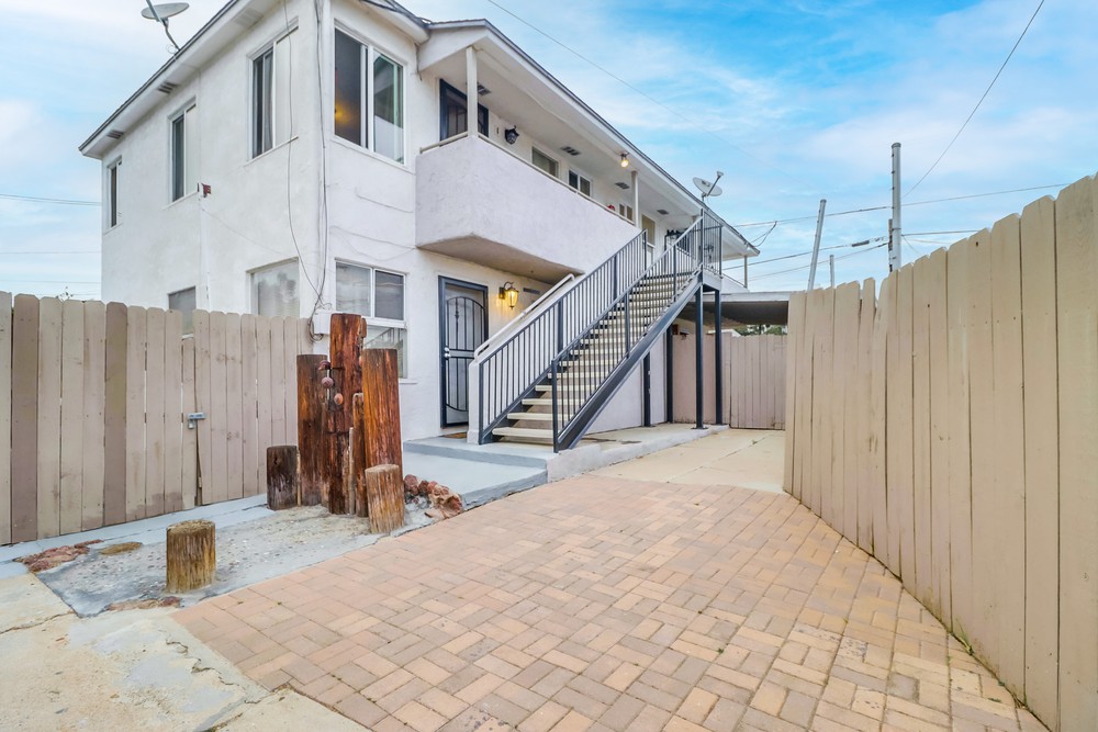 Virtual tour photo 47 of 54 for 2274 Kearney Ave